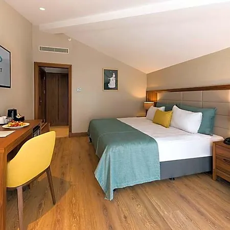 Endless Art Hotel-special Category Hotel